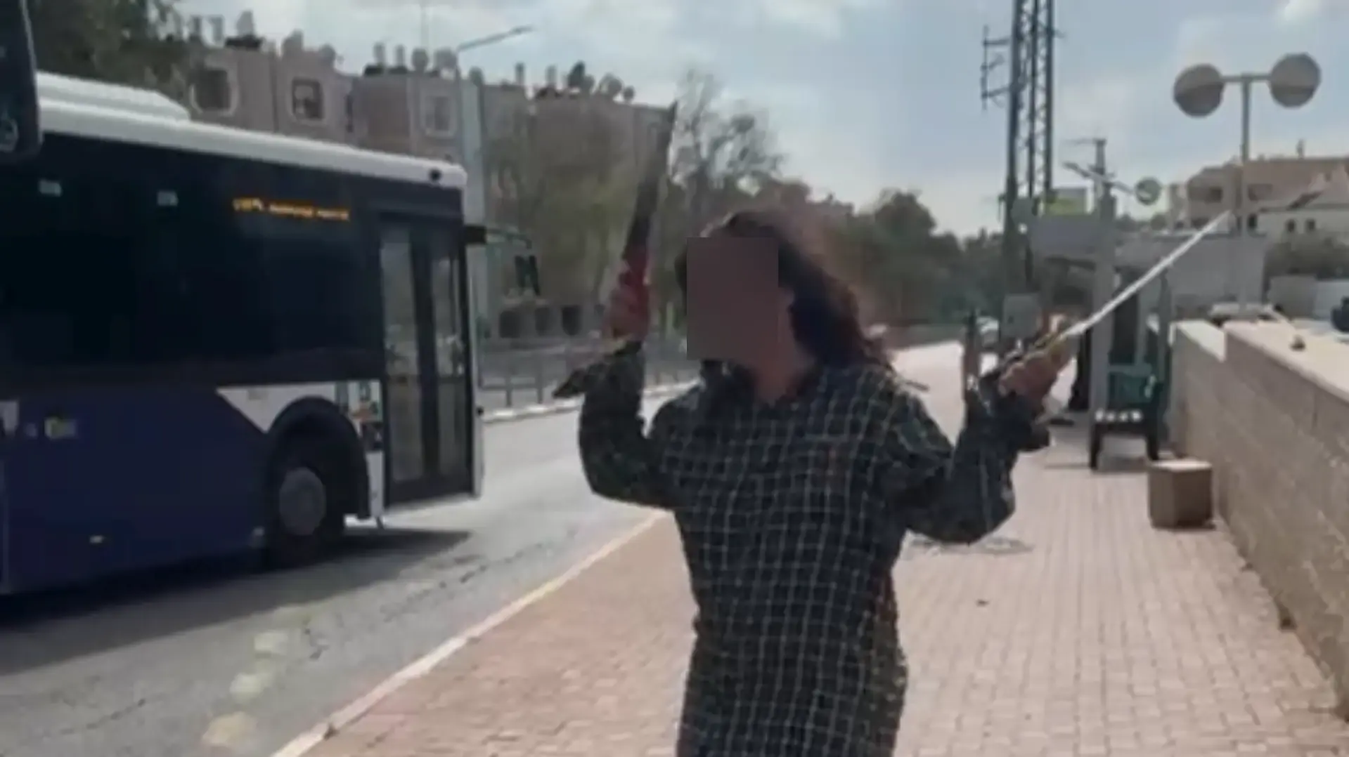 זירת האירוע סמוך לקניון אביה בבאר שבע לאחר ניסיון תקיפה עם סכינים