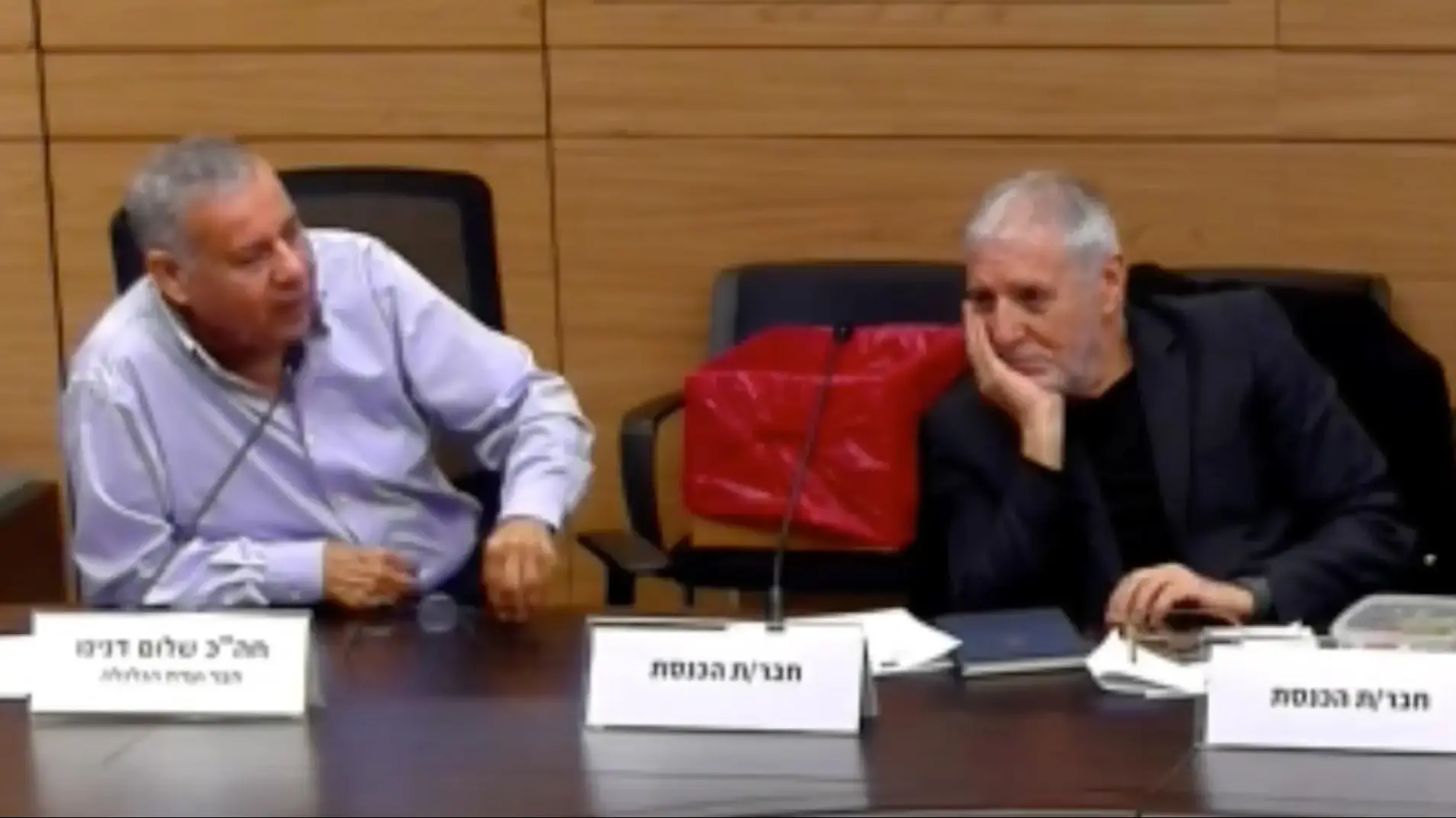 ח״כ שלום דנינו במהלך דיון בוועדת הכלכלה על תאגיד השידור כאן ומימון מערך עידן פלוס