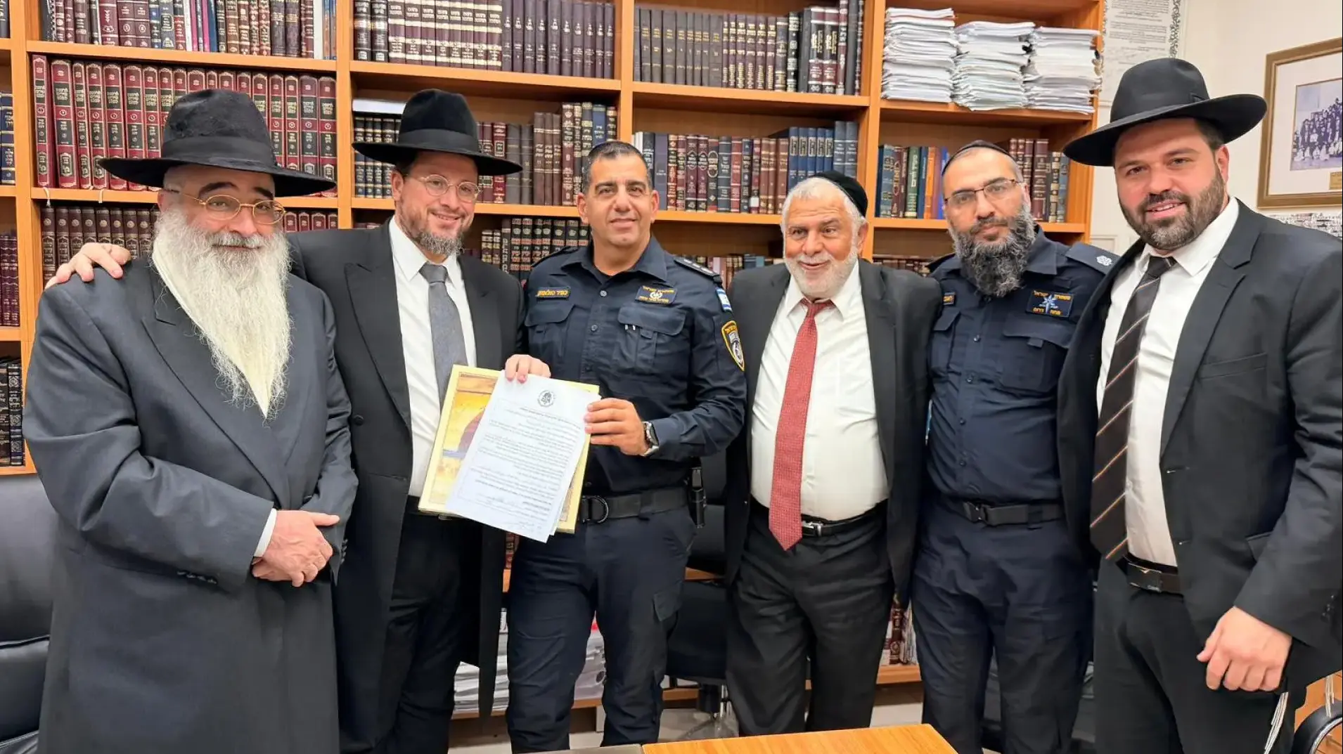 טקס חתימת עירוב חצרות בבאר שבע ל-20 שנה ביוזמת רב העיר הרב אברהם דרעי