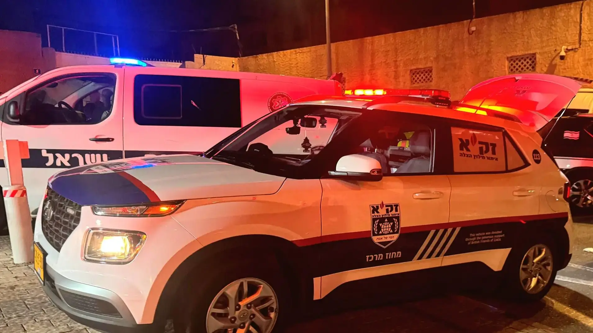 Женщина найдена без признаков жизни в автомобиле возле развязки Неот Ховав