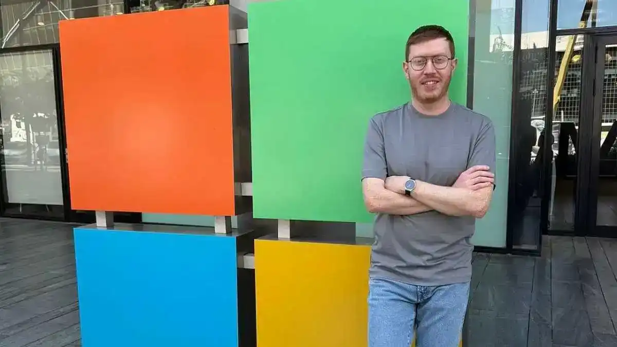 חבר מועצת העיר עובד במייקרוסופט במרכז - וממשיך לשרת את באר שבע