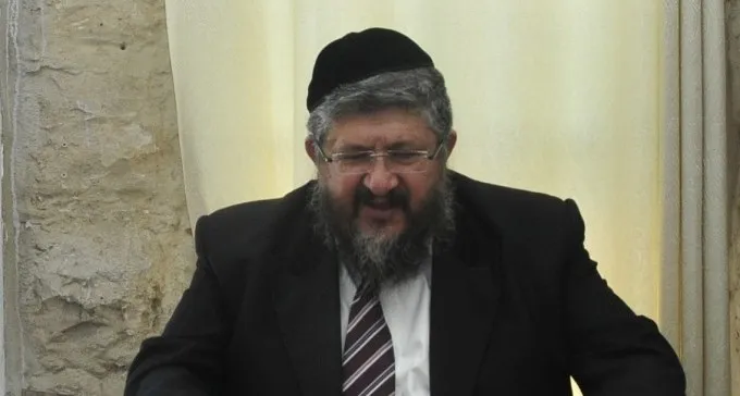 פסק הלכה של הרב דרעי: ''עד להוראה חדשה - תפילות ביחידות''