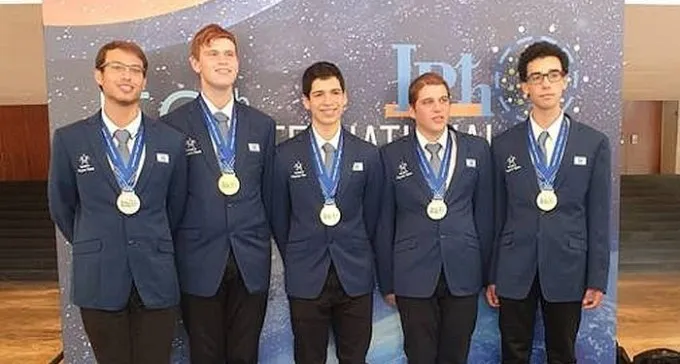 זוכי האולימפיאדה לפיזיקה ברובם ממרכז הארץ, אך הוכשרו בב''ש