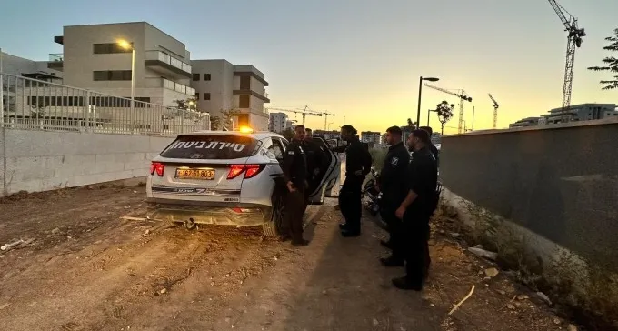 שכונת הפארק: סיירי הביטחון עיכבו חשוד, נשא כלי עבודה ומסכת סקי