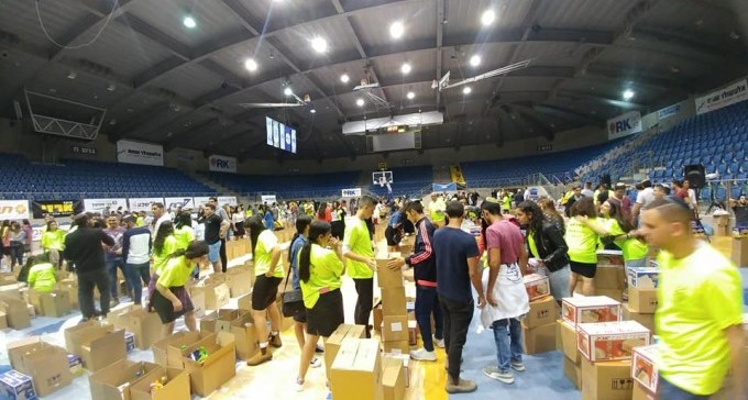 שעות לפני ליל הסדר: עושים ''השלמות'' ומקדימים לנסוע - בצל המתיחות