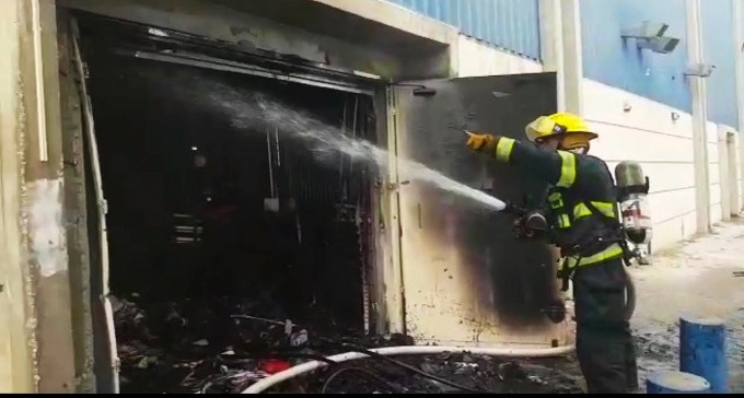 שריפה במתחם חוצות להב, סריקות אחר לכודים