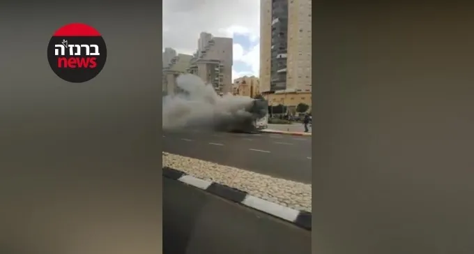 אוטובוס של דן בדרום עלה באש בשד' טוביהו