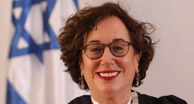 שתי הפגנות בהיכל המשפט, שמירה הוצמדה לשופטת בשל איומים על חייה