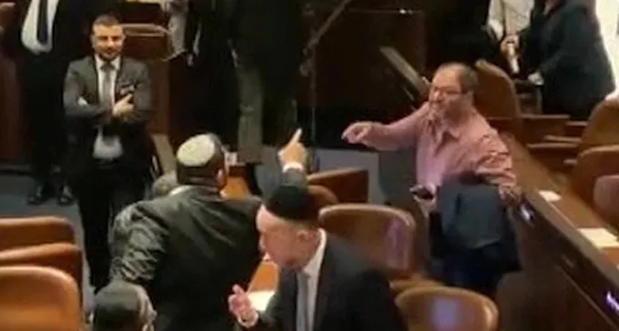''אתם נאצים מסריחים'': ח''כ כסיף נגד ח''כ אלמוג כהן בכנסת (סרטון)