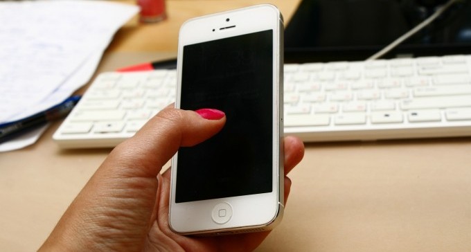 אישום: מתחזה מבאר שבע הוציא במרמה כספים מנשים