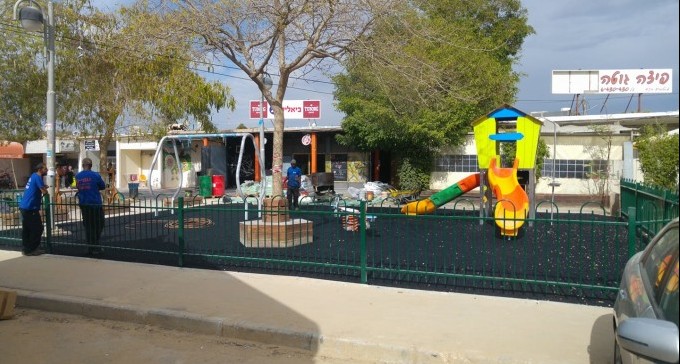בזכות מחאת הפעוטות של ב''ש העירייה בונה גני משחקים - ומי הורס?