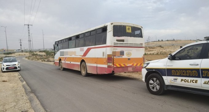 סכנת נפשות בכבישי הנגב: נהג דחס 93 תלמידים וילדי גנים באוטובוס