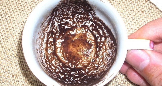 חטפה, שדדה והיכתה קוראת בקפה, כי לא הייתה מרוצה מהאבחנה