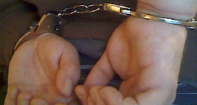 שלושה אוהדים התפרעו במשחק הפועל ב''ש - ונעצרו