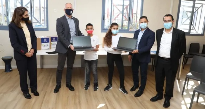 עיריית ב''ש השקיעה 3 מיליוני שקלים בחלוקת מחשבים לתלמידי העיר