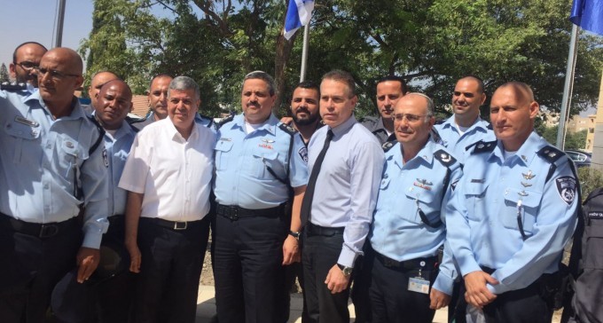 חוזרים לימי שוטר המקוף