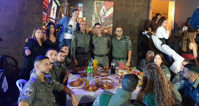 החגיגה המרגשת של זיו: לוחמי מג''ב היו אורחי הכבוד בבר מצווה