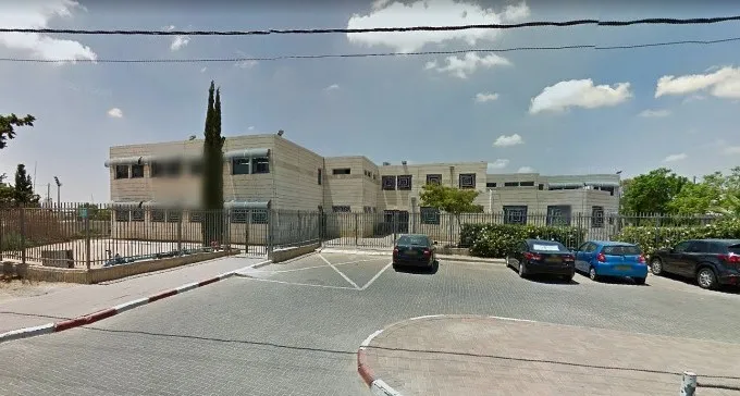 מדברים על הקטנת כיתות בב''ש, אך בפועל, מצופפים תלמידים