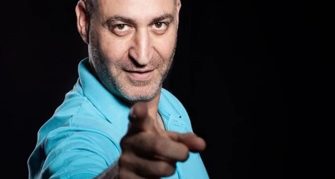 רפי תמים (''פיקולו וטאוויל'') תולה את נעלי הליצן ועושה מהפך בחיים