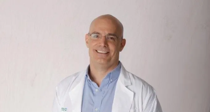 ספר חדש של פרופ' אייל שיינר, מנהל מחלקת נשים ויולדות ב' בסורוקה