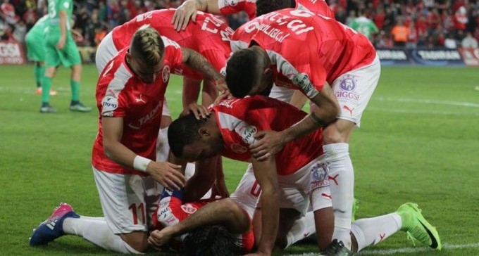 האם הפועל ב