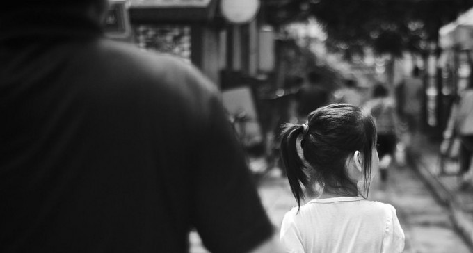 חשד: עובד זר מסין פגע בילדים בגן ציבורי בב''ש