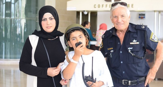 מכל הלב: השוטרים באו לשמח את הילדים המאושפזים