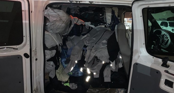 חשד: תושב חורה גנב במרכז בגדי יוקרה בשווי עשרות אלפי שקלים