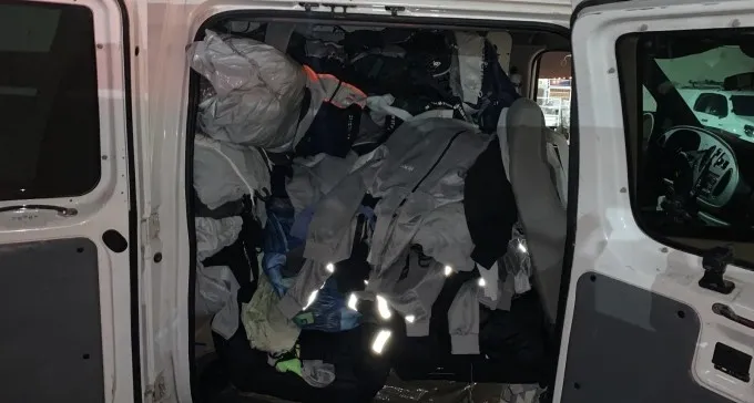 חשד: תושב חורה גנב במרכז בגדי יוקרה בשווי עשרות אלפי שקלים