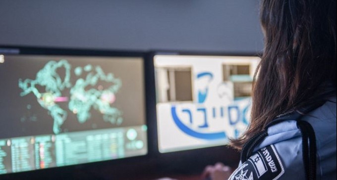 ייחודי בבאר שבע: תלמידי הגימנסיה מתמחים במשטרה ולוחמת סייבר