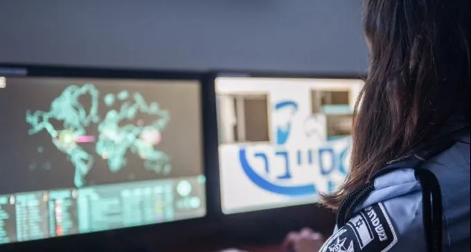 ייחודי בבאר שבע: תלמידי הגימנסיה מתמחים במשטרה ולוחמת סייבר