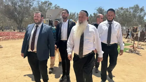 השר אליהו וראש מוסדות יביע אומר בעוטף עזה: ''רק אחדות ואמונה יצמיחו אותנו מחדש''