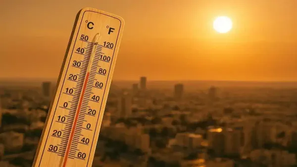 מזג האוויר משתגע: שיא השרב מגיע - חום קיצוני, אובך וגשמים מקומיים בדרום