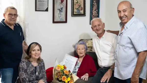 מעוררת השראה: ניצולת השואה חסיה מיסולובין מגני עומר חגגה 105