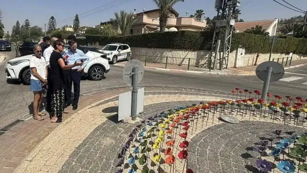 נשיא המדינה ב'ככר התקווה' במיתר: ‘אין נחמה, אבל יש חיבוק חם מהלב’