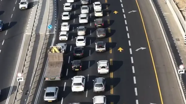 רגבים: 'פקקי ענק בנגב - כי עשרות משפחות מונעות את השלמת כביש 6 דרום'