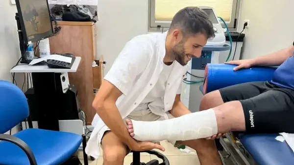 ''גם בקרב וגם במרפאה''