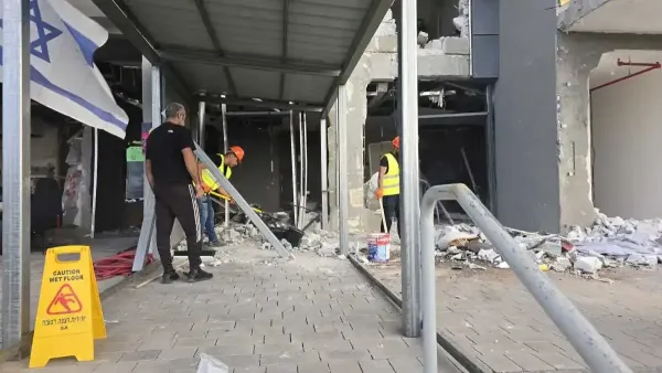 חודשיים אחרי פגיעת הטיל האיראני, החל שיקום הבניינים בשכונת רמות. כמה זה ייקח?