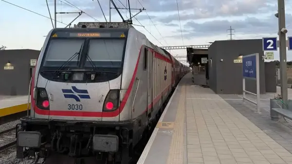באופקים חוגגים – בבאר שבע זועמים: ''מבלים 4 שעות ביום ברכבת''