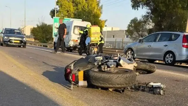 שני אירועים קשים בדרום: רוכב אופנוע נפצע קשה בתאונה, פעוטה טבעה בים המלח