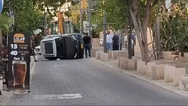 רכב התהפך בעיר העתיקה בבאר שבע
