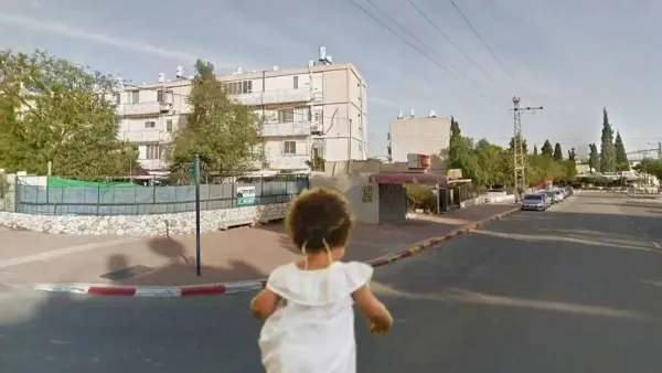 פעוטה נמצאה משוטטת לבדה ליד כביש סואן בשכונה ד'