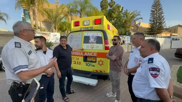 שגב כלפון הסיר מניידת מד''א את המדבקה עם תמונתו: 'כבוד גדול'