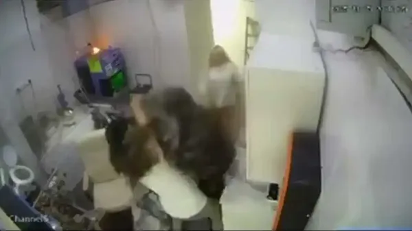 אימה בבאר שבע: רעולי פנים שדדו חנות תכשיטים