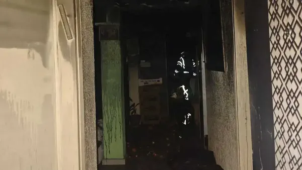 שריפה בדירה בבבניין ישן בדימונה - שלושה לכודים חולצו