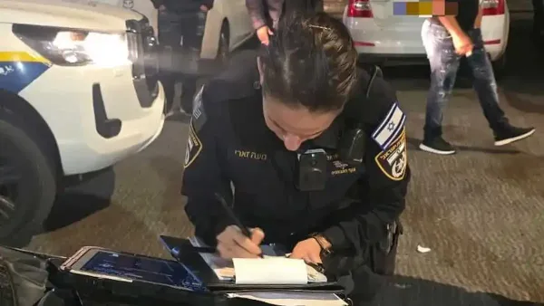 מעל מאה חשודים נבדקו בפשיטה על בשכונת הפארק