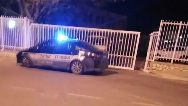 מדחסי מזגנים נותקו ונגנבו מגג בניין או מבית כנסת בבאר שבע, כשהחיבורים והמתקנים נותרים הרוסים.