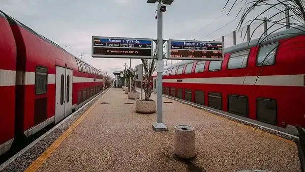 רכבת ישראל בתחנת באר שבע מרכז במהלך עבודות תשתית ושינויים זמניים בתנועת הרכבות