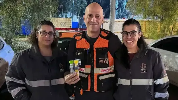 חובשי איחוד הצלה מעניקים טיפול רפואי מציל חיים לילדה בבאר שבע לאחר תגובה אלרגית