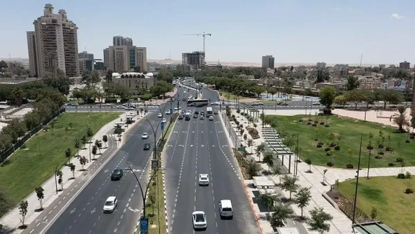 ציר רגר, עבודות בציר רגר